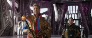 Jeff Goldblum en Grand Maître, dans son palais intergalactique dans le film Thor : Ragnarok.
