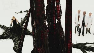 Plan du film Lucy où un arbre étrange, au premier plan, vient scinder en deux l'image sur fond de neige : à gauche, Scarlett Johansson, à droite trois scientifiques.