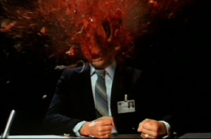 La célèbre scène de la tête explosée dans le film Scanners.