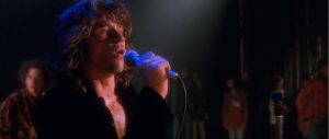 Val Kilmer en Jim Morrison dans le film The Doors (critique)