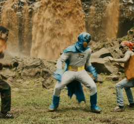 Faux Batman contre les méchants du film Jesus Shows You The Way To The Highway (critique)