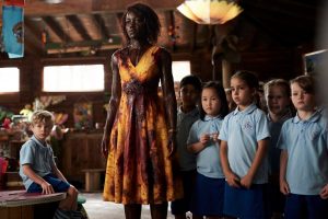 Lupita Nyong'o ensanglantée dans le film Little Monsters (critique)