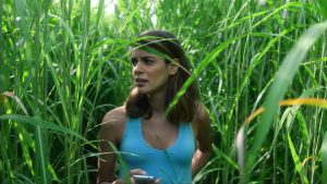 Laysla de Oliveira dans le film Dans les hautes herbes (critique)