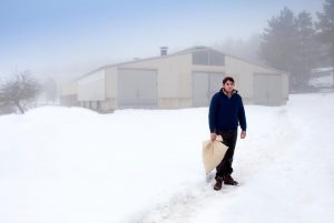 Damien Bonnard seul dans le froid (critique du film Seules les bêtes)