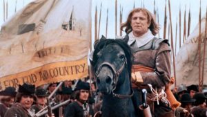 Cromwell sur son cheval guide son armée révolutionnaire, prêt à la bataille.