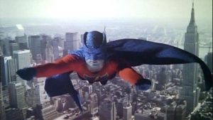 Supersonic Man vole au dessus de New-York.