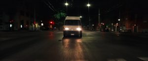 Dans le film Occhiali Neri une camionnette blanche fonce dans les rues de Rome.