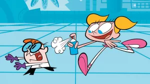 Le scientifique Dexter est poursuivi par sa grande soeur qui tente de l'asperger avec un spray dans la série Le laboratoire de Dexter de Genndy Tartakovsky.