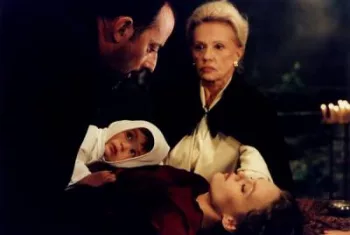 Jean Reno, Vanessa Paradis, Jeanne Moreau dans Un Amour de Sorcière de René Manzor
