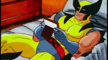 Wolverine observe une photo dans un cadre, allongé dans un lit une place ; scène de la série animée X-Men.