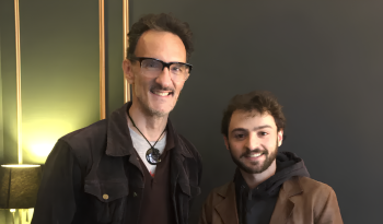 Le réalisateur Taratoa Stappard aux côté de notre rédacteur Elie Katz, au cinéma Le Méliès de Montreuil.