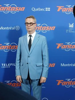 Photo de Nicolas Winding Refn sur le tapis rouge de Fantasia a Montréal